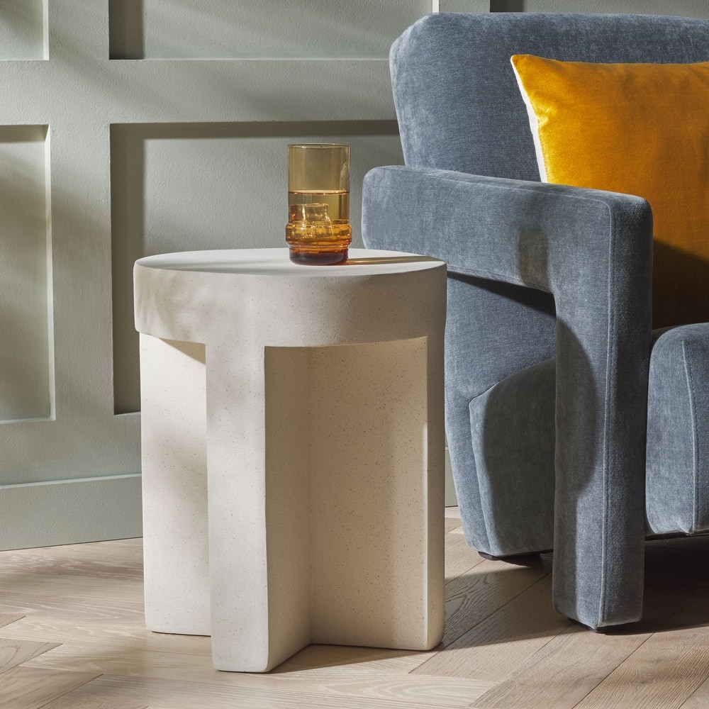 SAFAVIEH Aldrich Round Accent Table (Fully Assembled) - 15"W x 15"D x 18"H