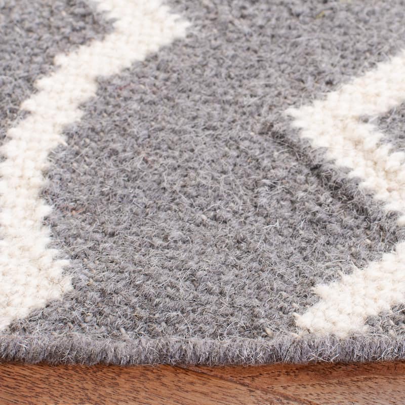 SAFAVIEH Handmade Flatweave Dhurries Lamprini Modern Moroccan Wool Rug