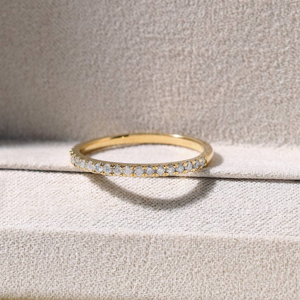 IGI Certified 1/4ct TDW Diamond Wedding Band in 14K Yellow Gold for Women