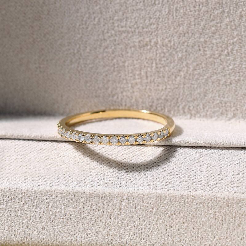 IGI Certified 1/4ct TDW Diamond Wedding Band in 14K Yellow Gold for Women