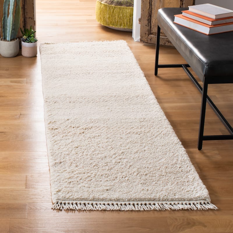 SAFAVIEH Handmade Casablanca Shag Tribal Grey Wool Rug