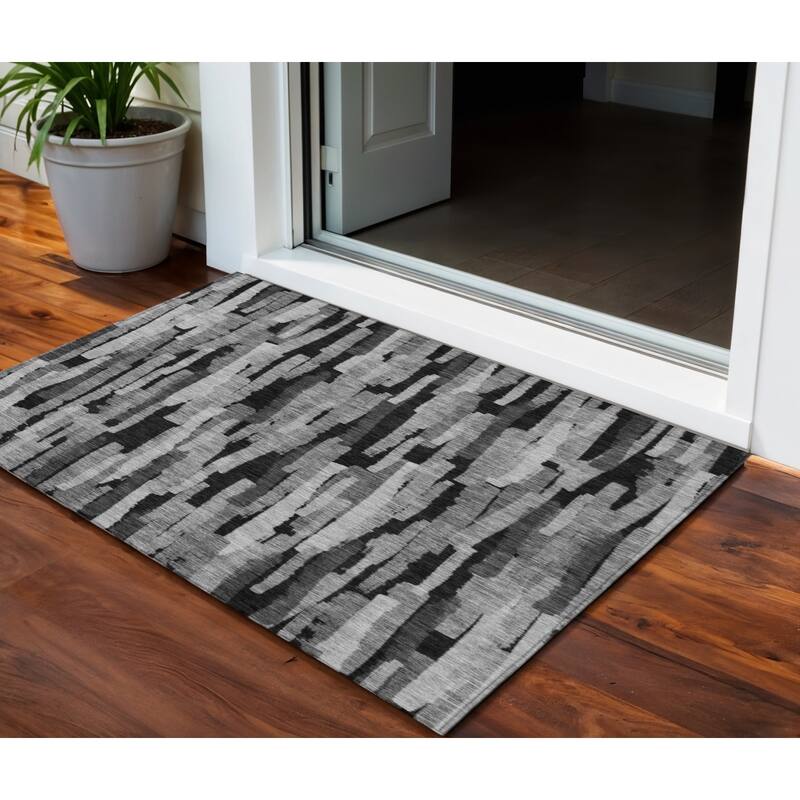 HomeRoots Striped Transitional Rectangle Outdoor Rug - 3' x 5'