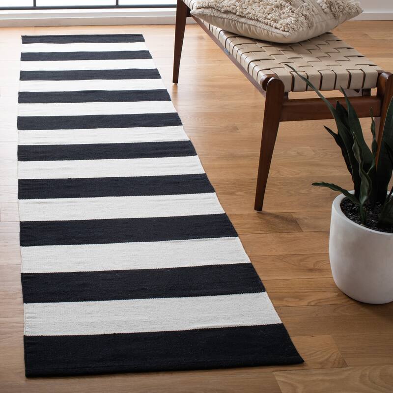 SAFAVIEH Handmade Montauk Caspian Stripe Cotton Flatweave Rug - 2'3" x 22' - Black/Ivory