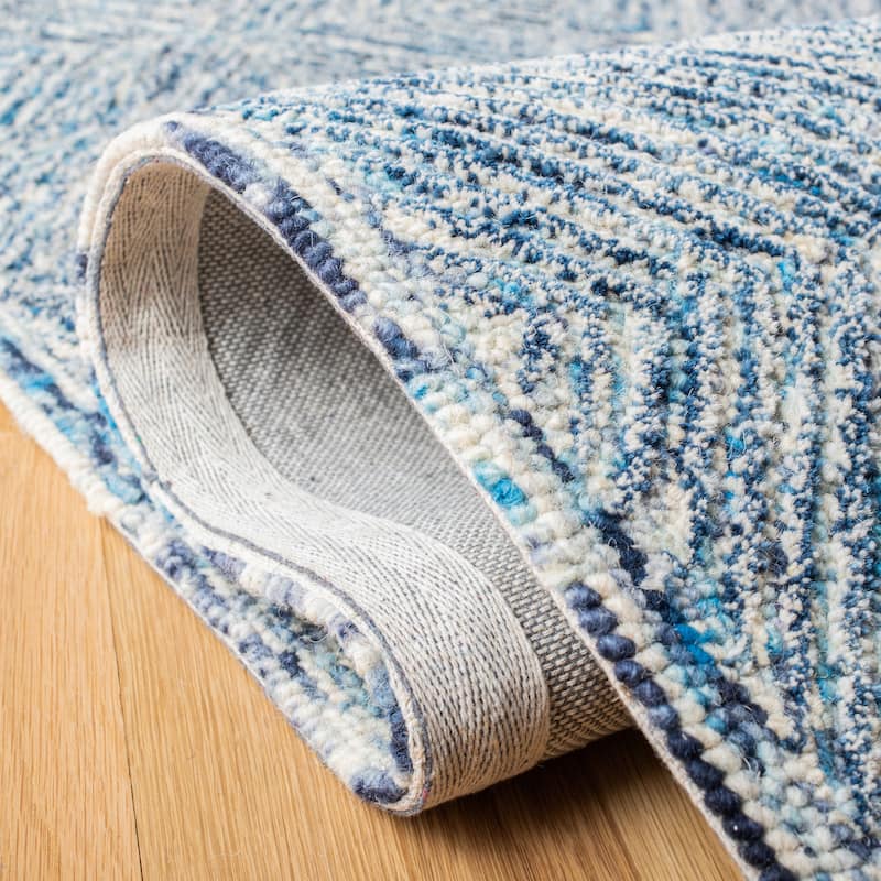 SAFAVIEH Handmade Capri Blathnaid Contemporary Wool Rug