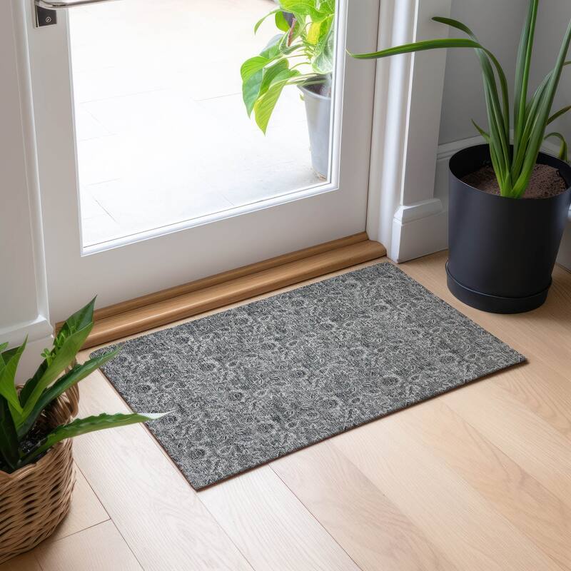 Machine Washable Indoor/ Outdoor Chantille Floral Farmhouse Rug