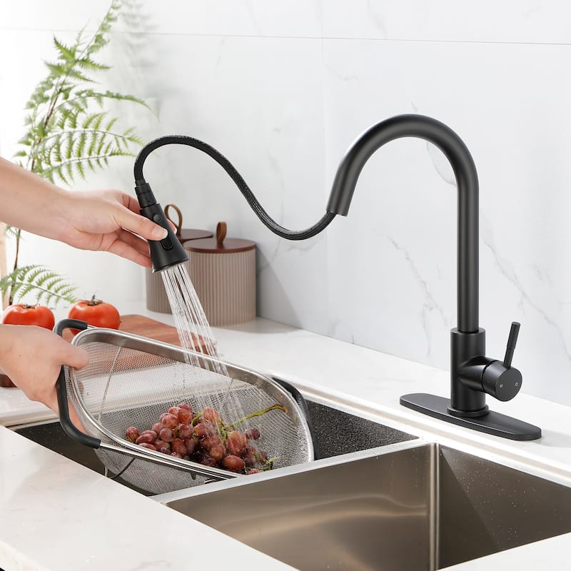 Single Handle Pull-down Sprayer Kitchen Faucet With Deck plate