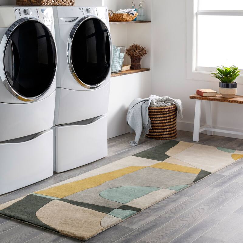 Livabliss Forum Glam Area Rug