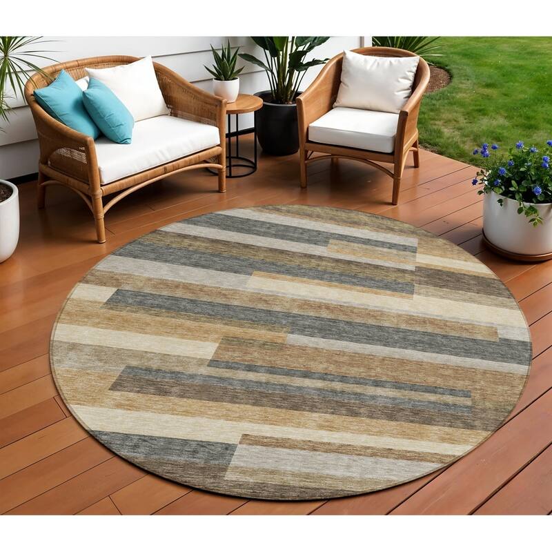 HomeRoots Striped Transitional Rectangle Outdoor Rug - 8' Round