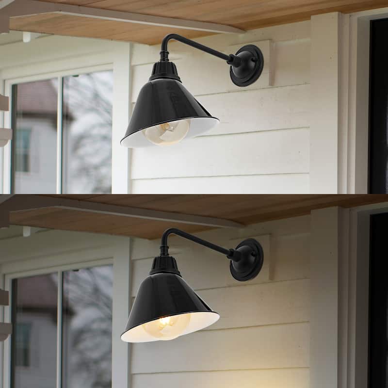 Aurora 9.63" 1-Light Farmhouse Industrial Indoor/Outdoor Iron LED Gooseneck Arm Outdoor Sconce, by JONATHAN Y - 9.63