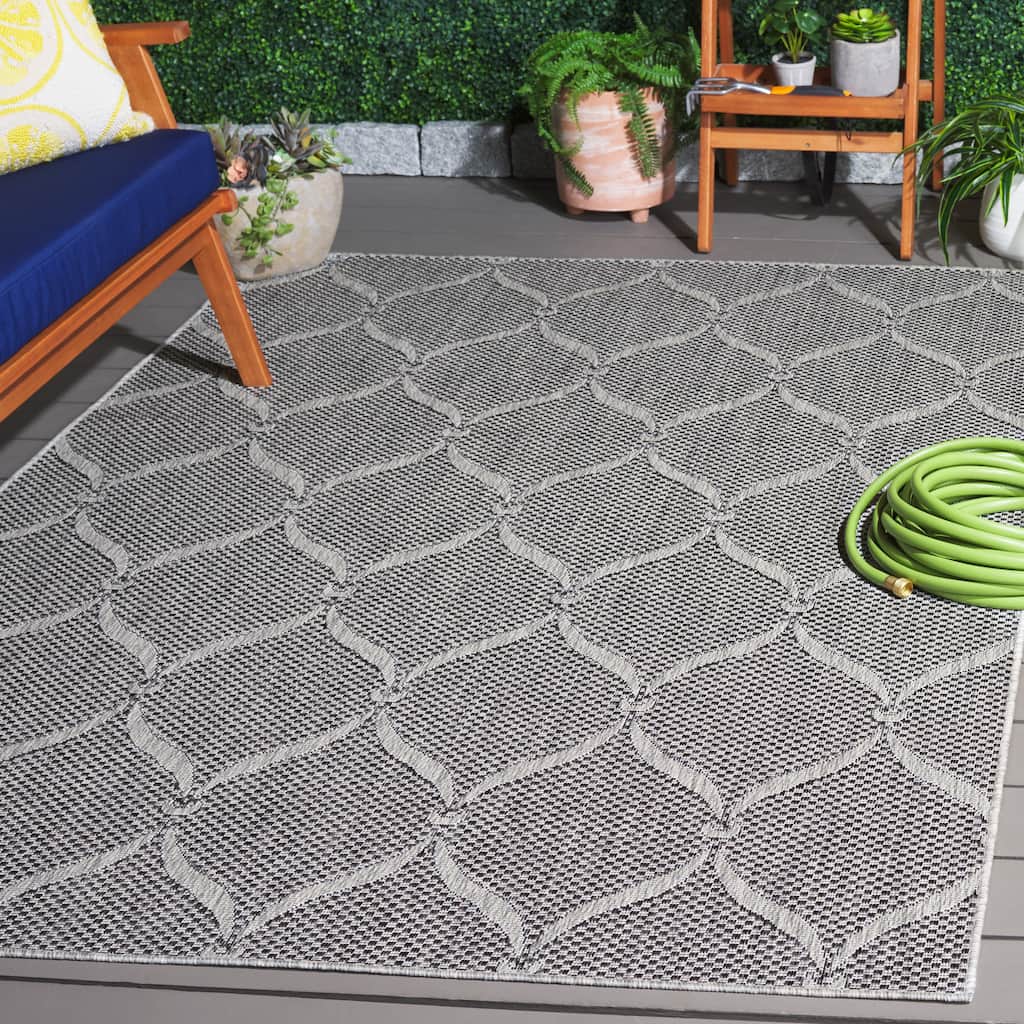 SAFAVIEH Beach House Konstanse Transitional Rug