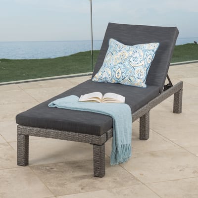 Rustic Wicker Outdoor Chaise Lounge Chair with Water-Resistant Cushion for Patio Poolside Garden