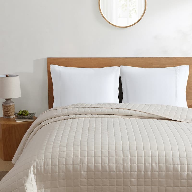 Jennifer Adams Lux Ultra-Soft Lightweight California Square Quilt