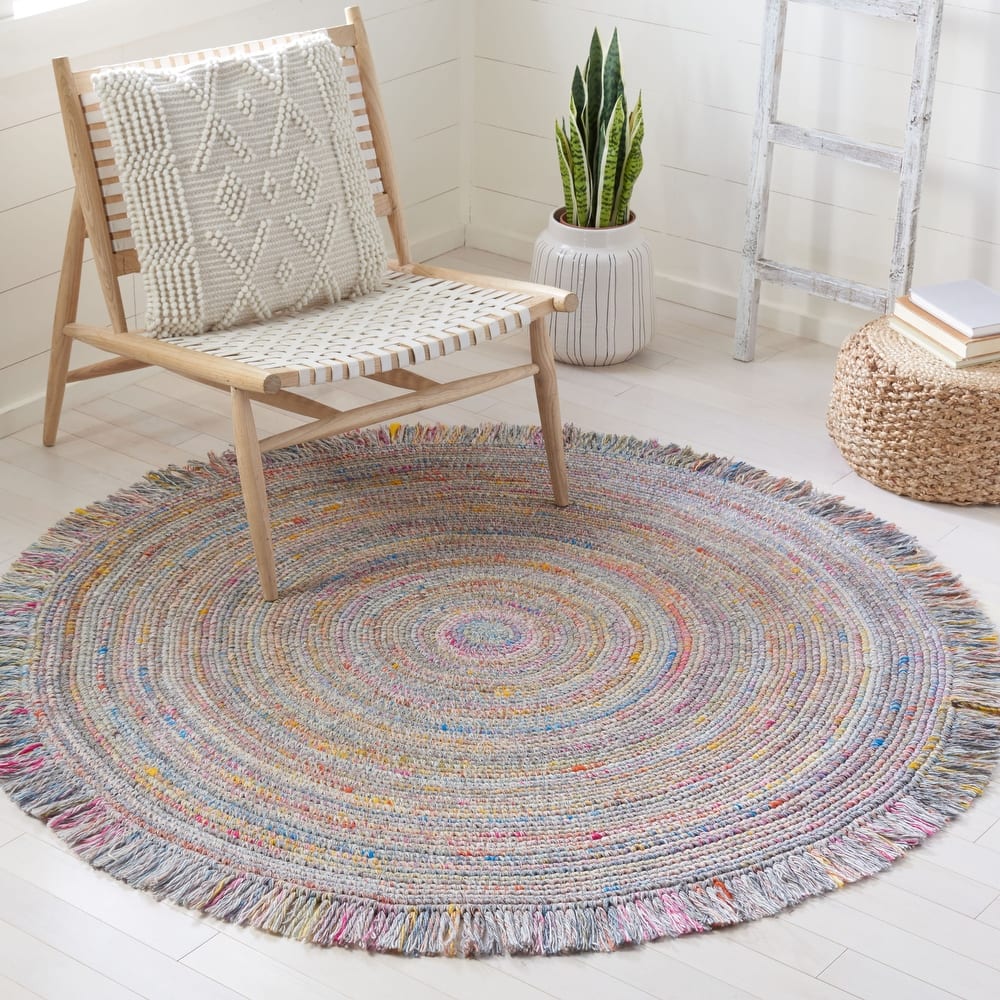 SAFAVIEH Handmade Braided Pelagia Fringe Round Rug