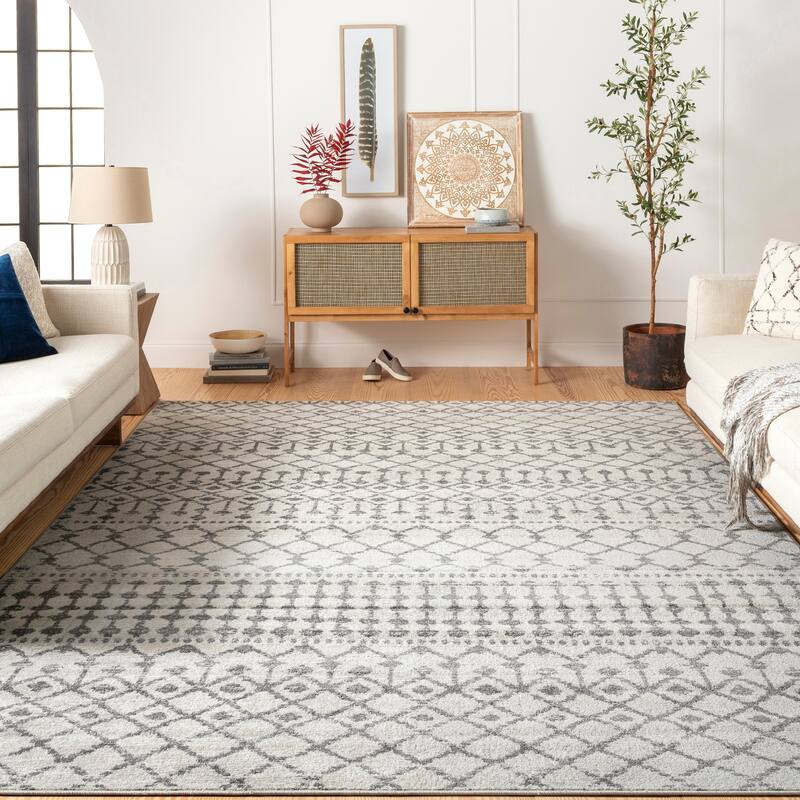 Livabliss Mieke Geometric Bohemian Area Rug - Light Grey - 6'7" x 9'