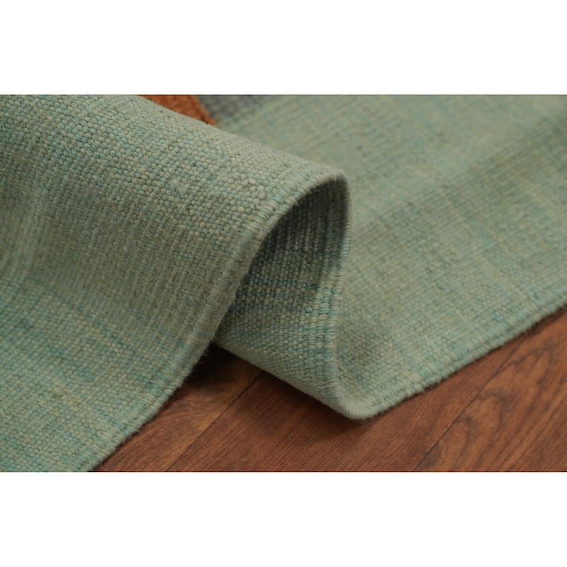 Hand Woven Southwestern Wool Multi-Colored Geometric Area Rug - 5' 9'' X 4' 0''