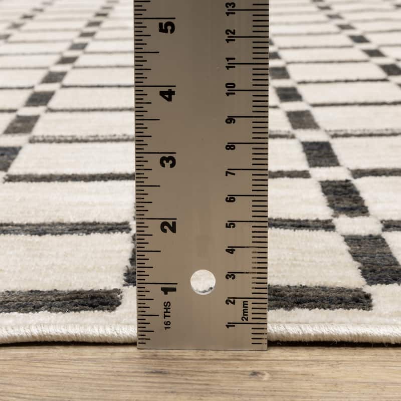 Hansel Geometric Grid Beige/ Black Area Rug