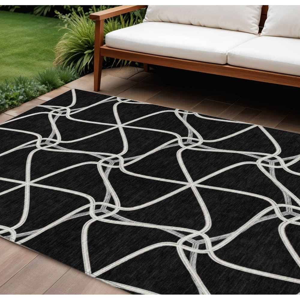 HomeRoots Geometric Contemporary Rectangle Outdoor Rug