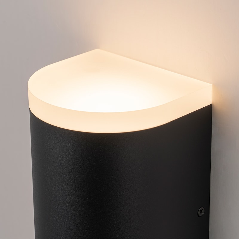 Outdoor Integrated LED Wall Sconce - H7.5" x W4.3" x D3.9"