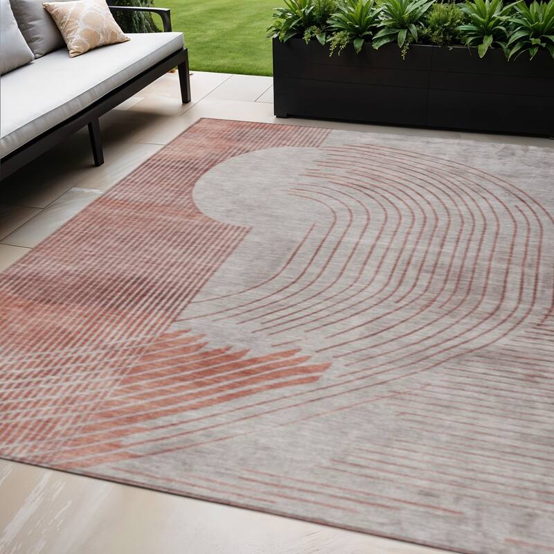 HomeRoots Geometric Transitional Rectangle Outdoor Rug - 5' X 8'
