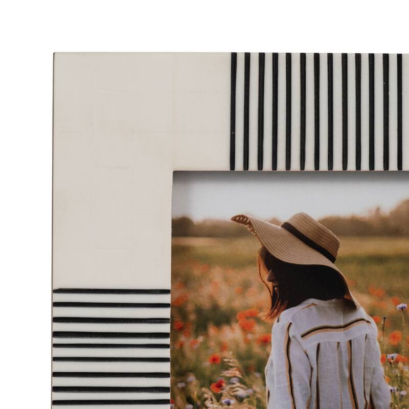 Polyresin Abstract Geometric Photo Frame - White, 4x6 in.