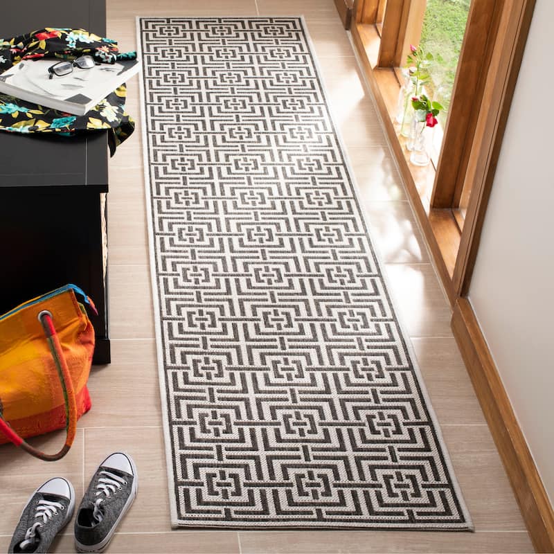 SAFAVIEH Linden Darla Indoor/ Outdoor Waterproof Patio Backyard Rug