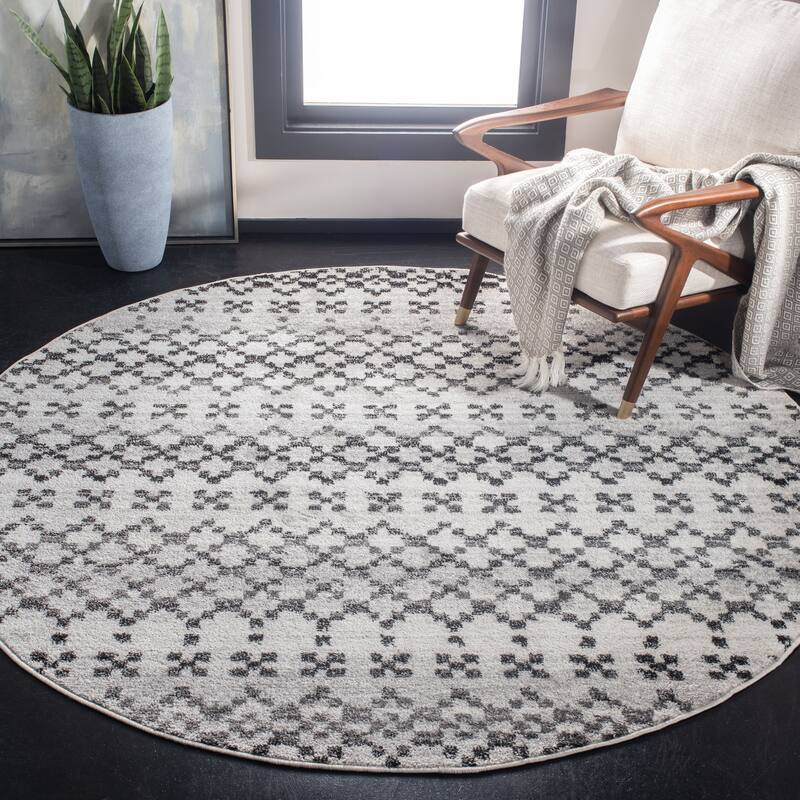 SAFAVIEH Adirondack Piccarda Vintage Boho Oriental Rug - 7' Round - Grey/Ivory