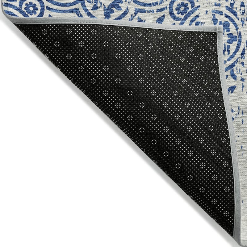 HomeRoots Medallion Transitional Rectangle Outdoor Rug