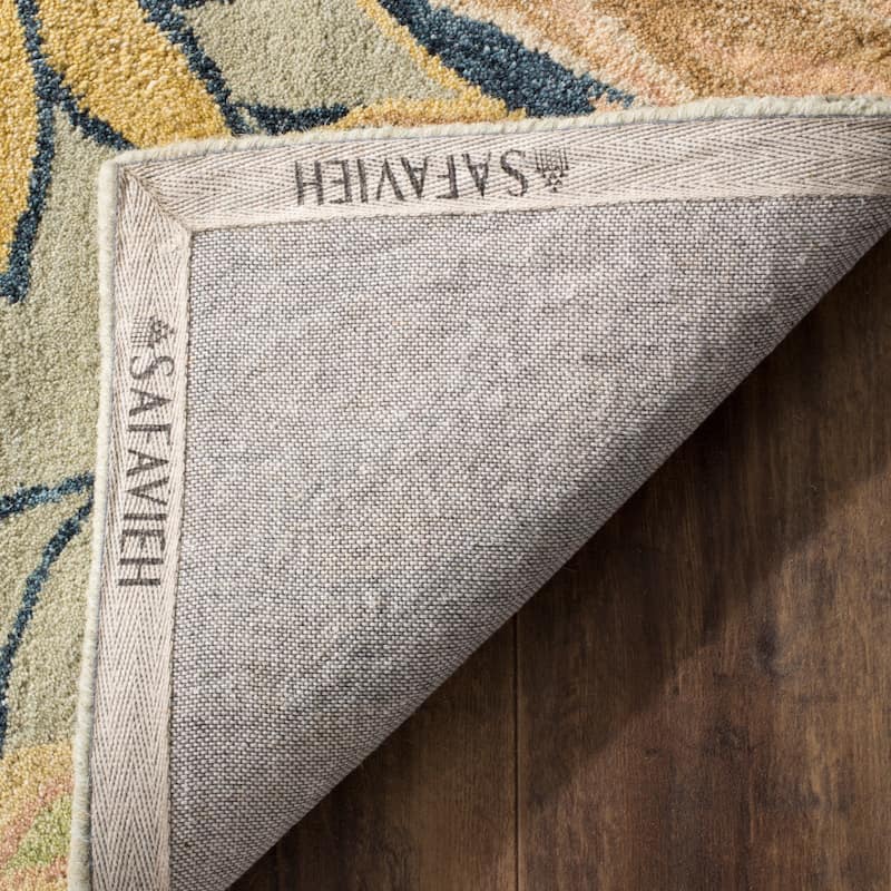 SAFAVIEH Handmade Blossom Friedolina Modern Floral Wool Rug