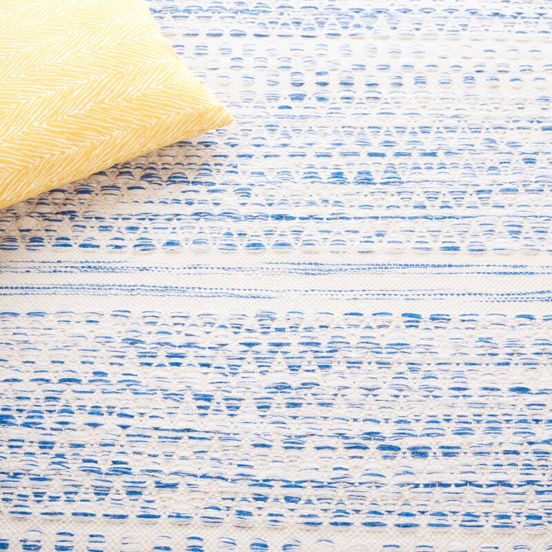 SAFAVIEH Handmade Kilim Gilberte Boho Geometric Wool Rug