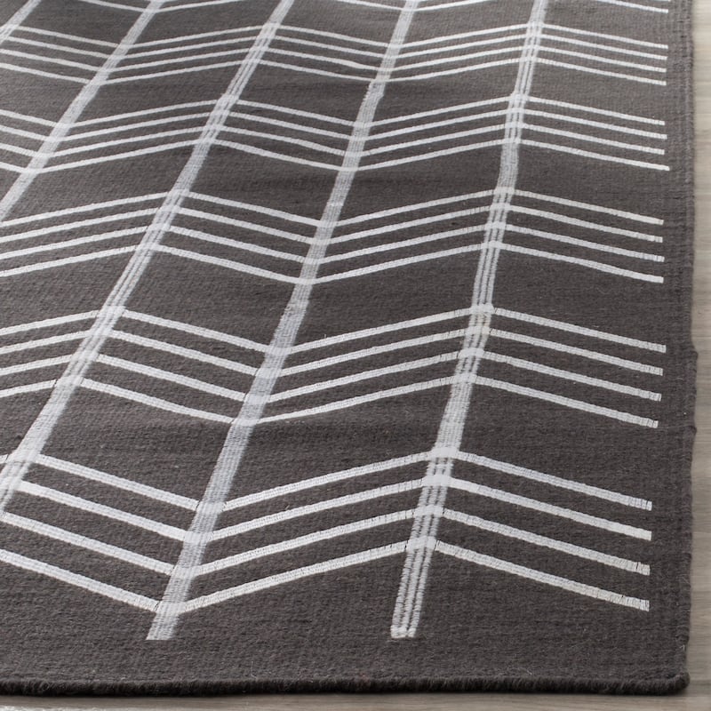 SAFAVIEH Handmade Flatweave Kilim Bertfriede Wool Rug