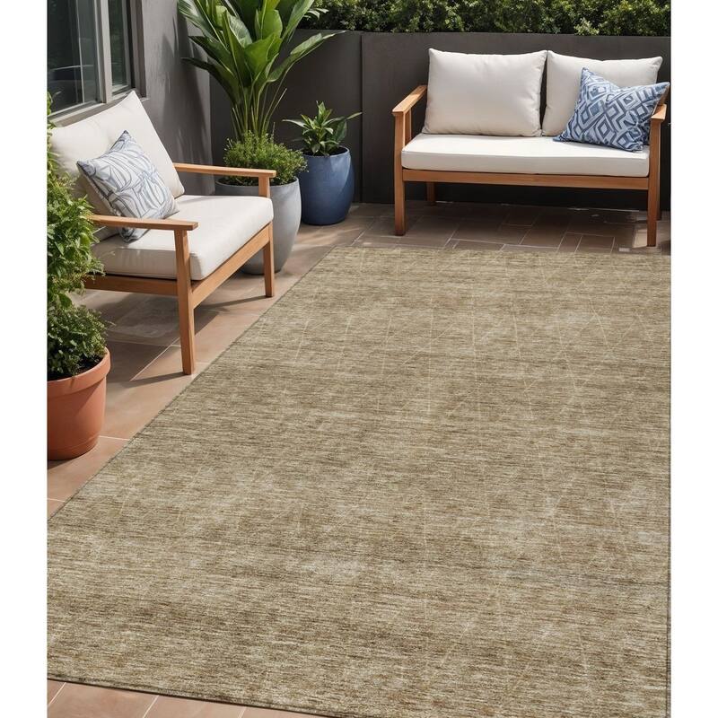 HomeRoots Geometric Transitional Rectangle Outdoor Rug - 5' X 8'