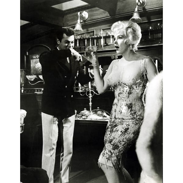 who designed marilyn monroe's dress in some like it hot Marilyn Monroe in Some Like it Hot (1959) -- Costume Designer: Orry-Kelly