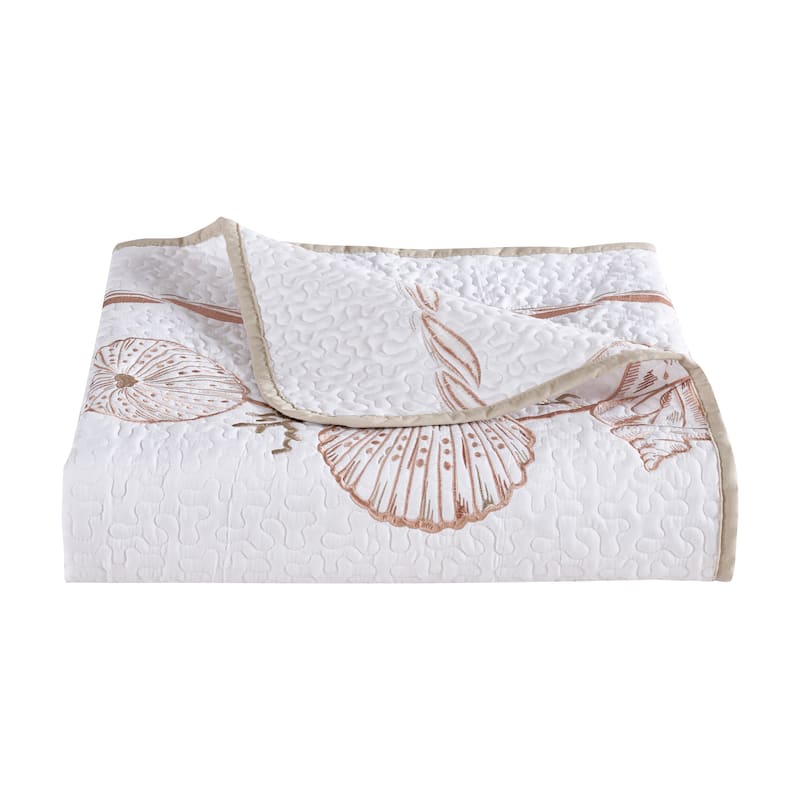 Royal Court Water Front Coastal Quilt Set