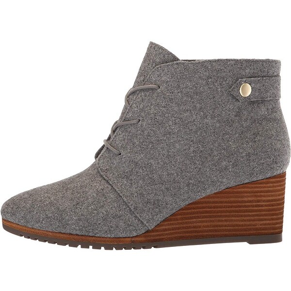 Shoes Women's Conquer Ankle Boot 