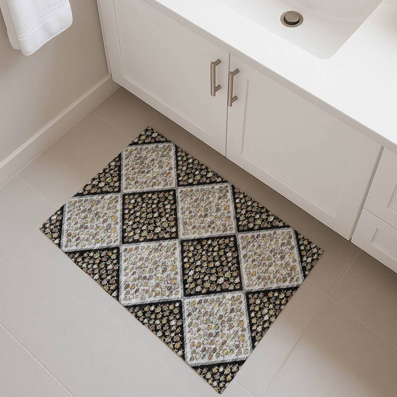 Machine Washable Indoor/ Outdoor Diamond Fish Chantille Rug