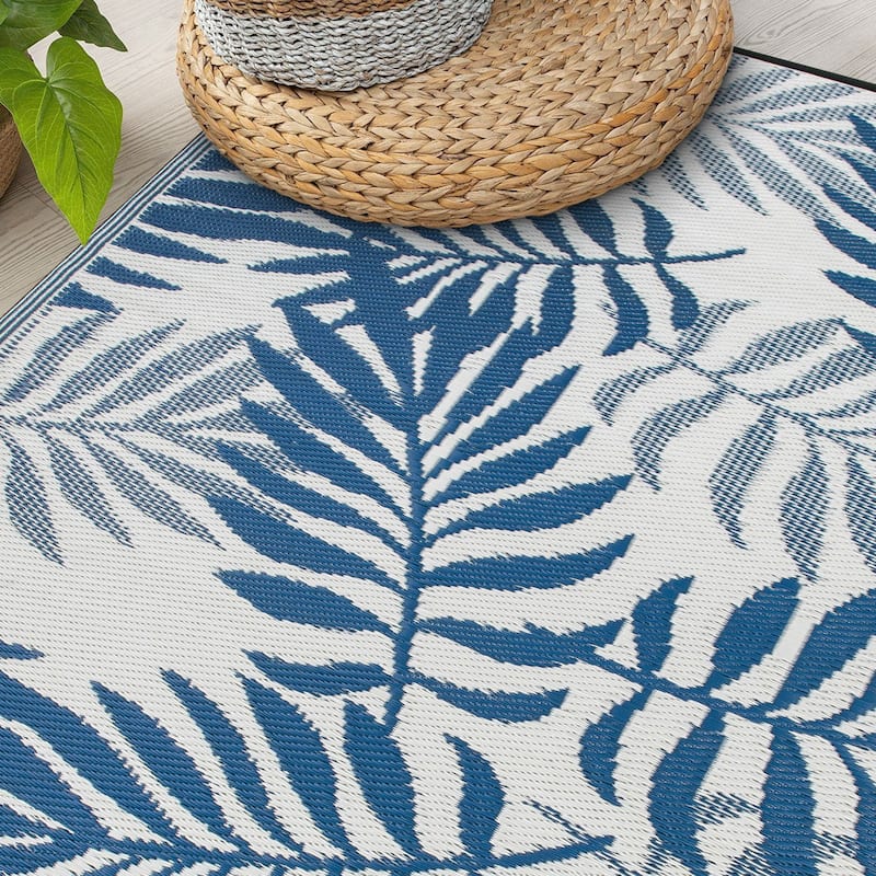 World Rug Gallery Palm Leaves Reversible Recycled Plastic Outdoor Rugs