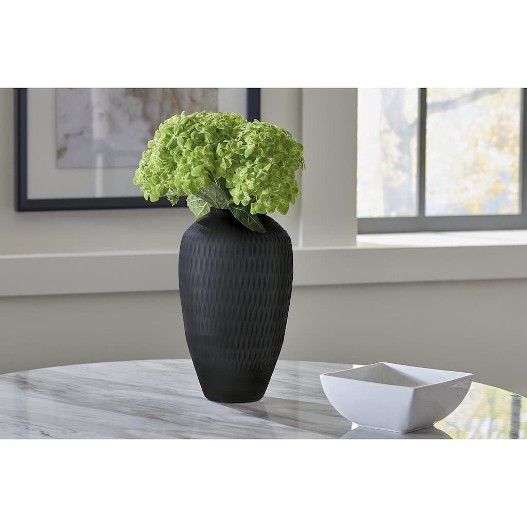 Etney Vase