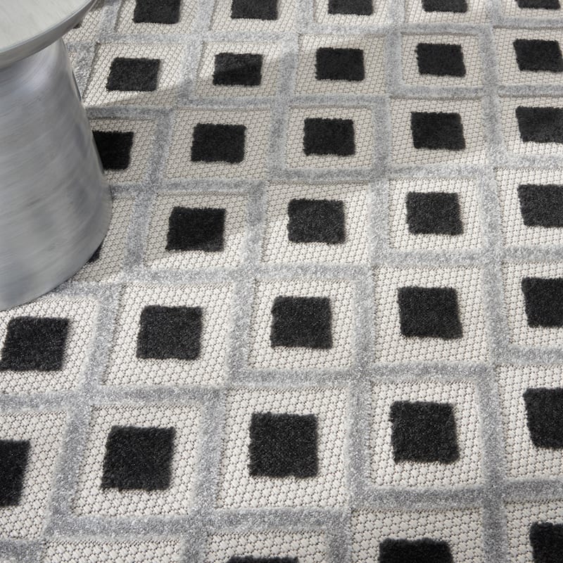Nourison Aloha Indoor/Outdoor Modern Geometric Diamond Area Rug