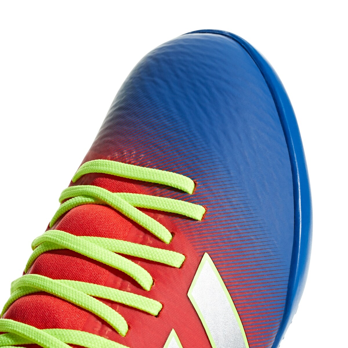 messi 18.3 turf