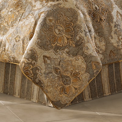 J. Queen New York Bradshaw Comforter Set