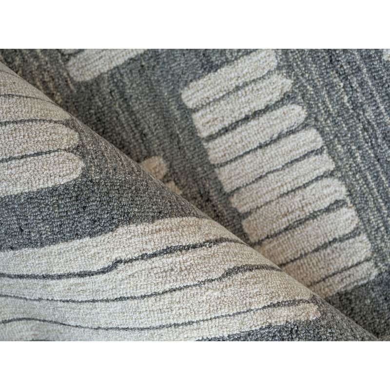 Naturals Handmade New Zealand Wool in Ivory/Silver Area Rug