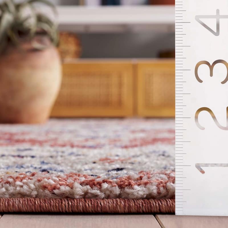 SAFAVIEH Luna Dorthey Traditional Rug