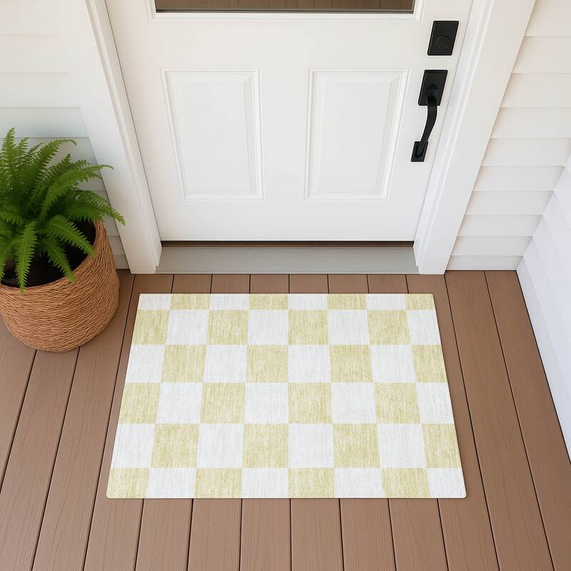 Machine Washable Indoor/ Outdoor Modern Checker Chantille Rug - Wheat - 1'8" x 2'6"