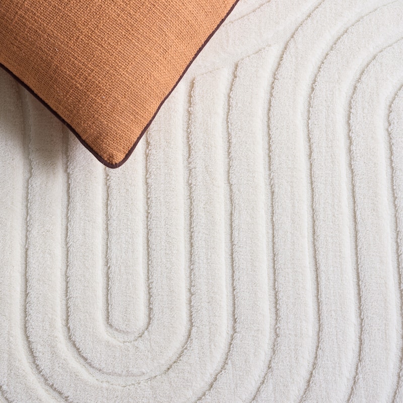 SAFAVIEH Versailles Kostantza Solid & Tonal Rug