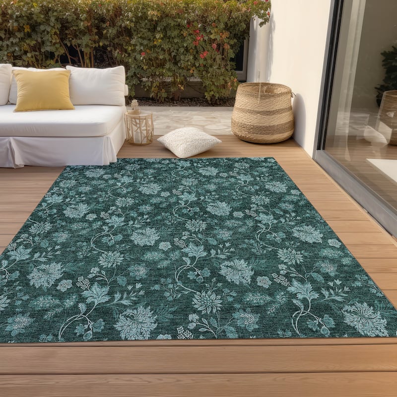 Machine Washable Indoor/ Outdoor Chantille Floral Farmhouse Rug