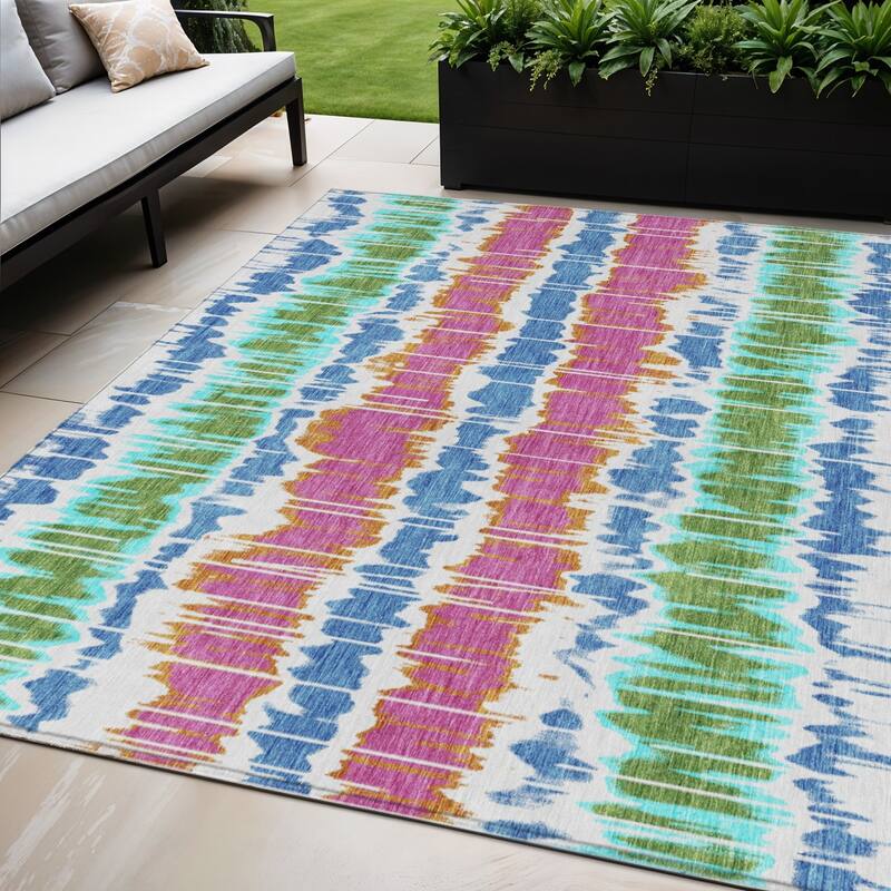 HomeRoots Striped Transitional Rectangle Outdoor Rug - 5' X 8'