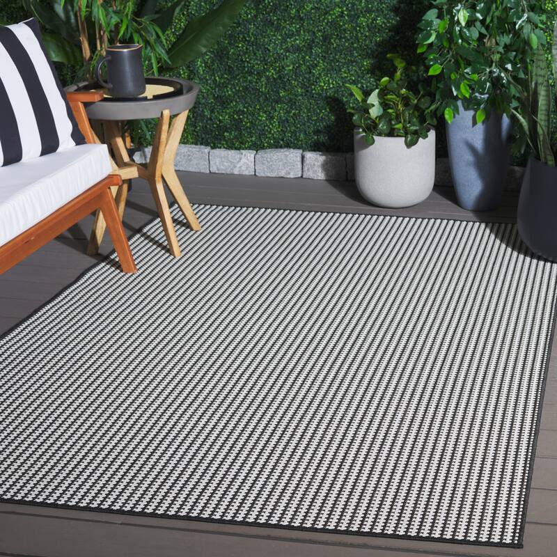 SAFAVIEH Terrace Ribana Indoor/Outdoor Washable Backyard Patio Rug - 6'7" Square - Black/White