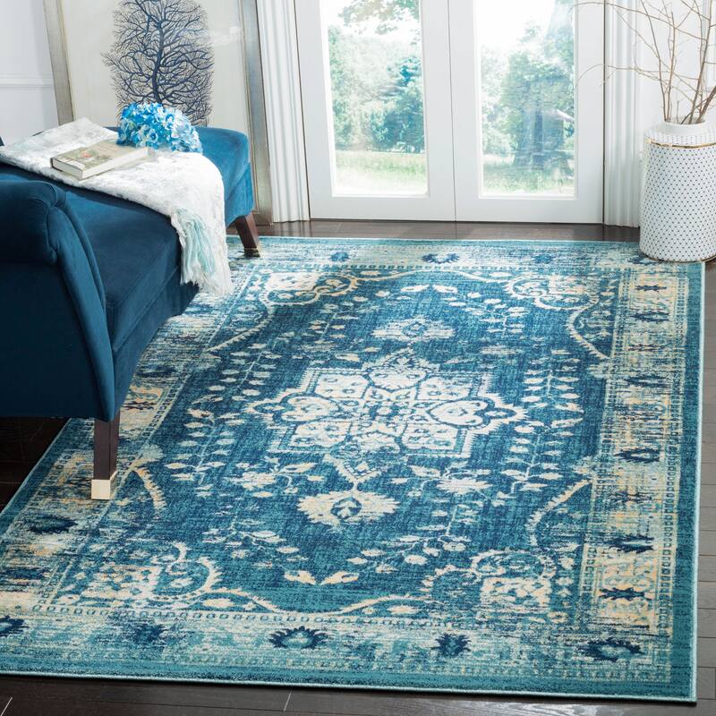 SAFAVIEH Evoke Bev Distressed Vintage Boho Rug