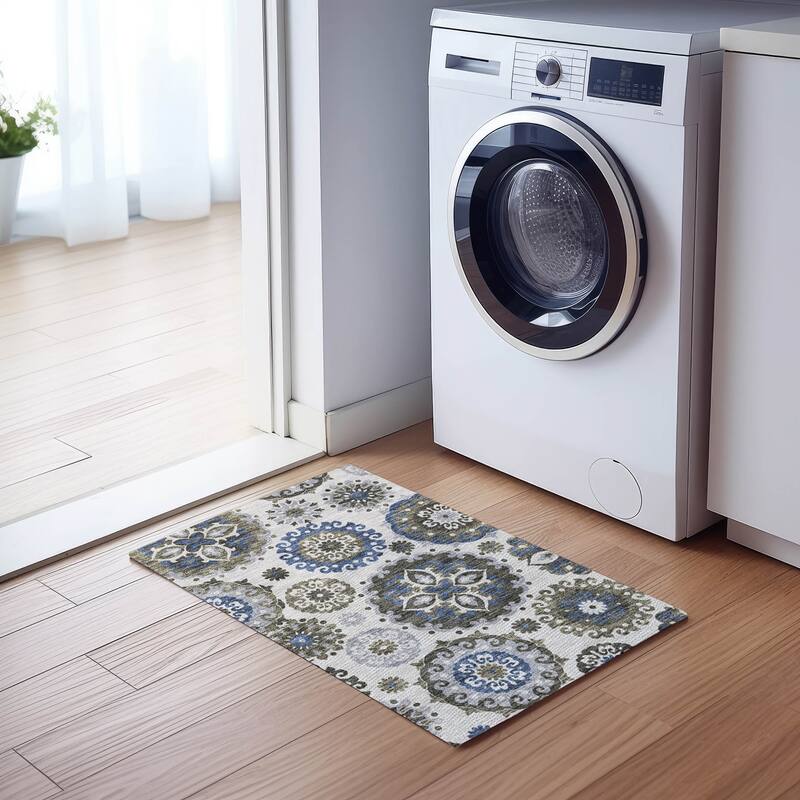 Machine Washable Indoor/ Outdoor Chantille Casual Medallion Rug