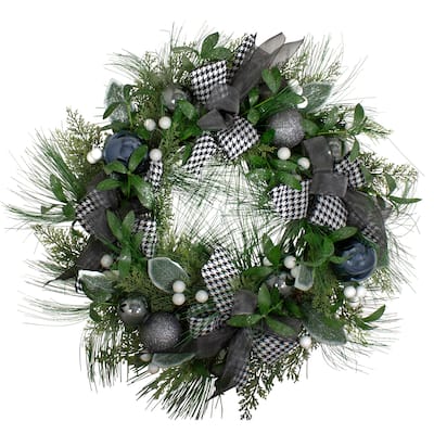 Houndstooth White Berries Artificial Christmas Wreath - 24-Inch, Unlit